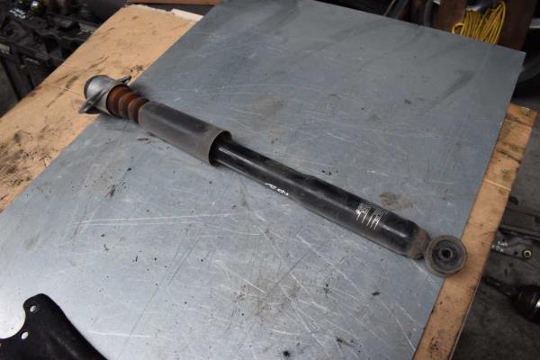 AMORTISSEUR ARRIERE VW FOX 2005+ - Vue 1